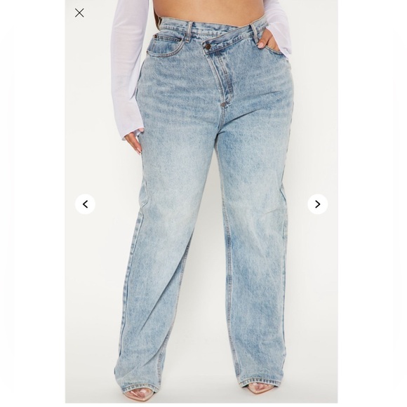 Fashion Nova Denim - Fashion Nova Crossover Straight Leg Jeans - Light Blue Wash (size 15/XL)